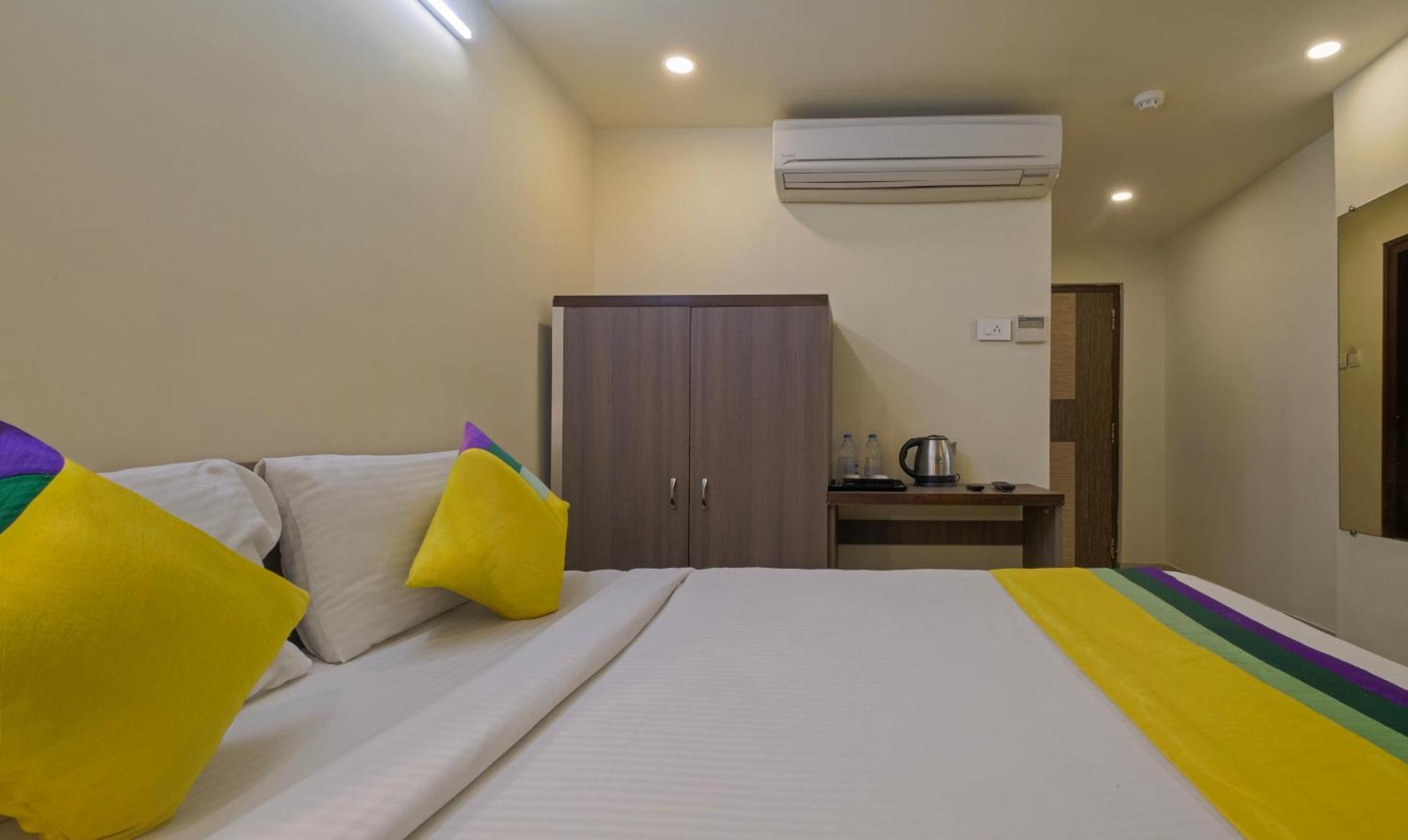 Itsy Hotels N Square Vijayawāda Extérieur photo
