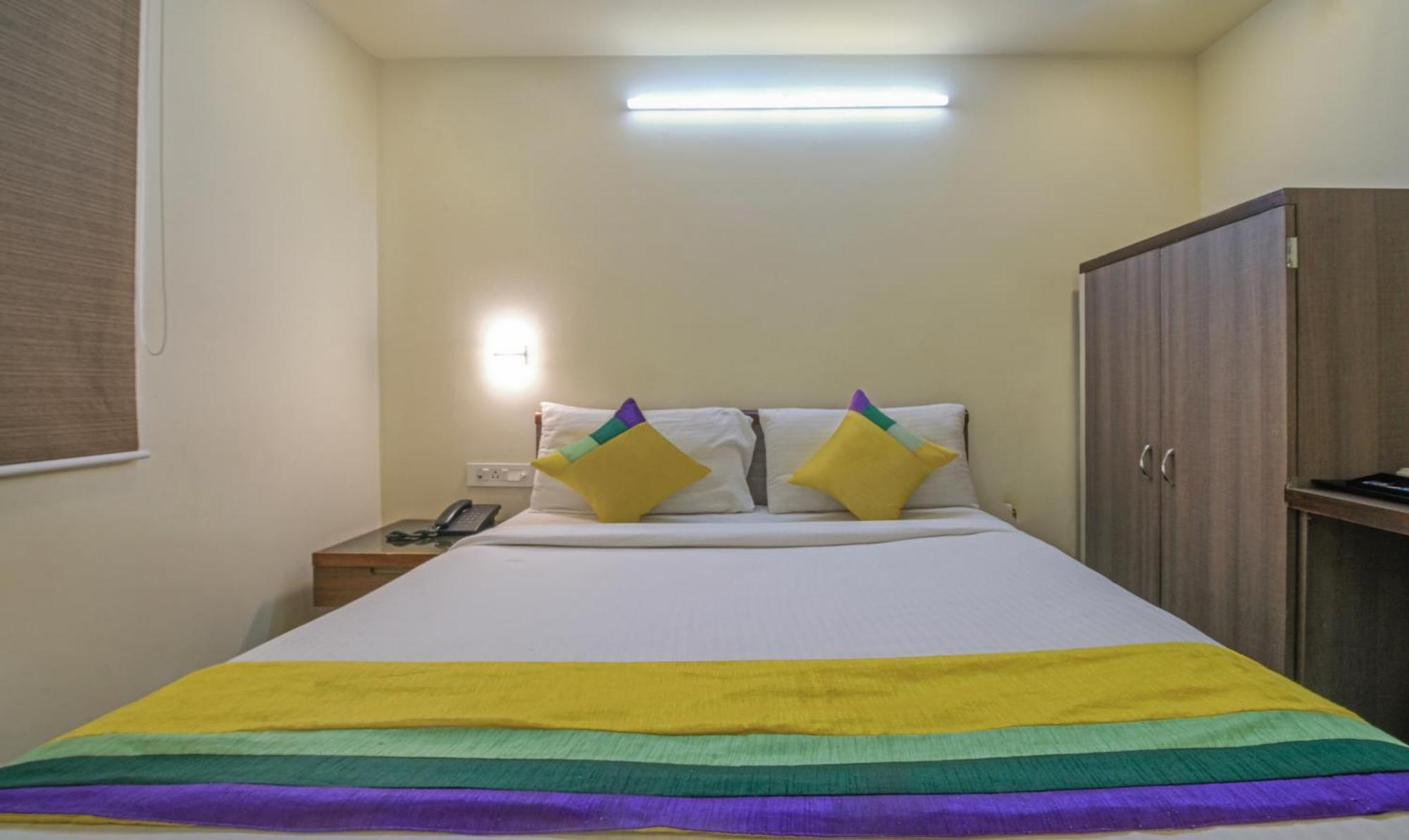 Itsy Hotels N Square Vijayawāda Extérieur photo