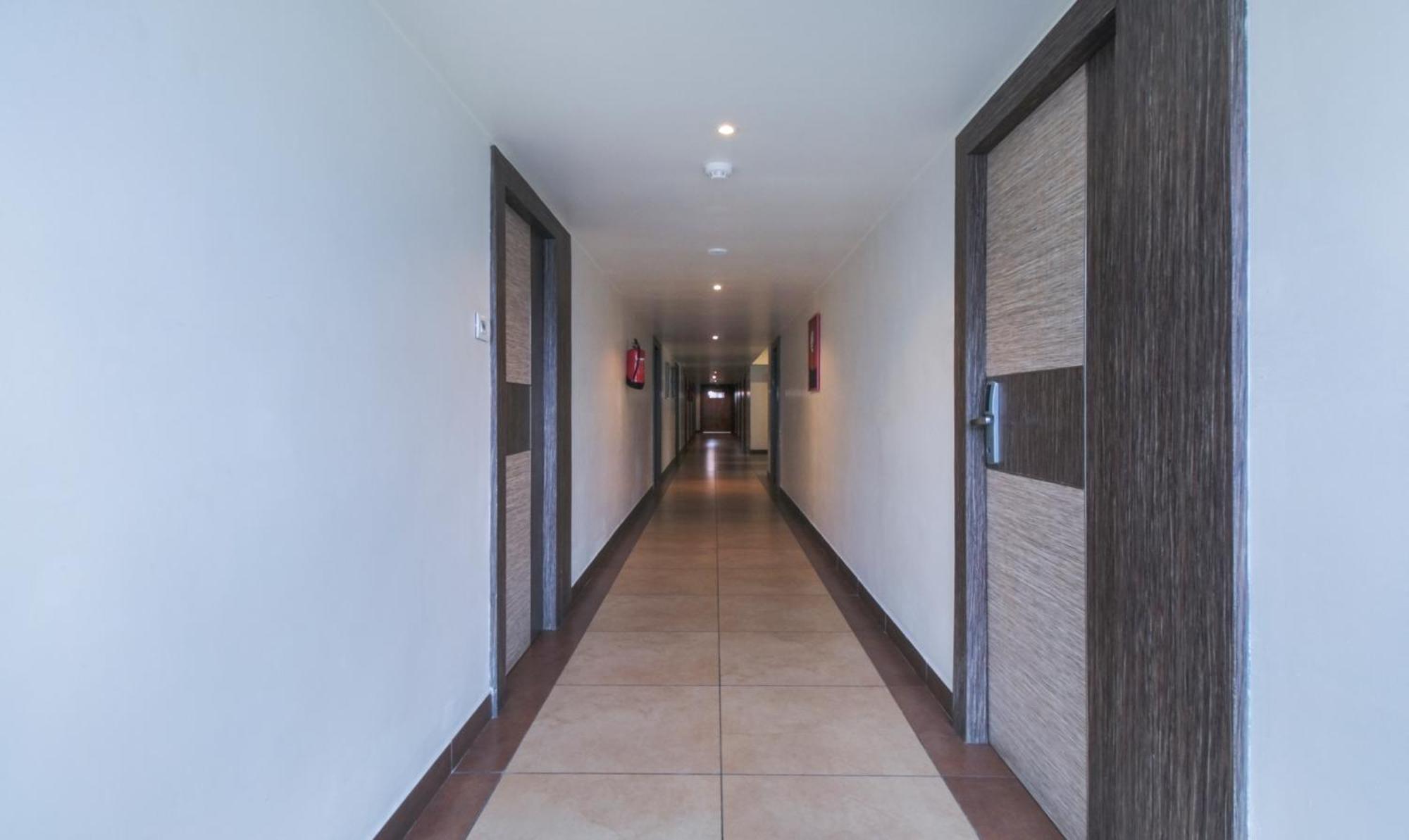 Itsy Hotels N Square Vijayawāda Extérieur photo